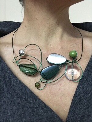 COLLIER VERT L’AVENIR