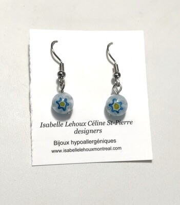 BOUCLES D’OREILLES FLEUR BLEUE