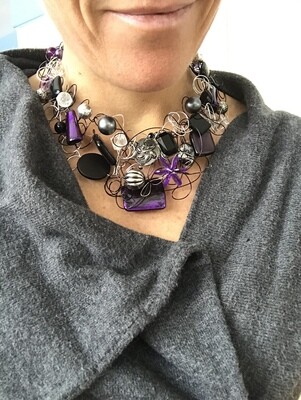 COLLIER ROYAL MIX MAUVE ET NOIR