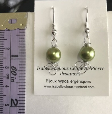 BOUCLES D’OREILLES PERLES FANTAISIE VERTE