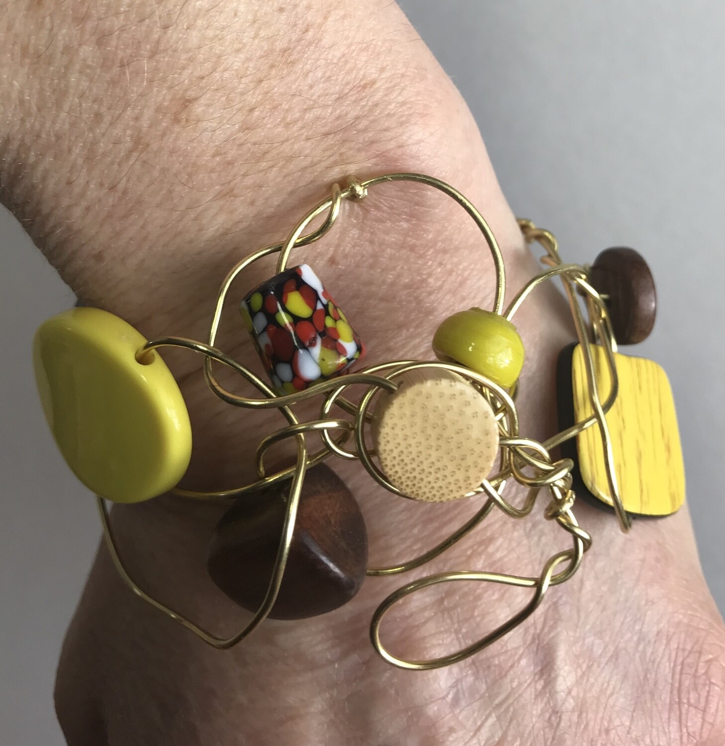 BRACELET JAUNE BOISÉ