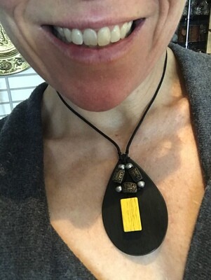 COLLIER RECTANGLE JAUNE
