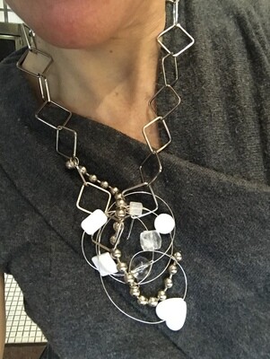 COLLIER ESPACE BLANC