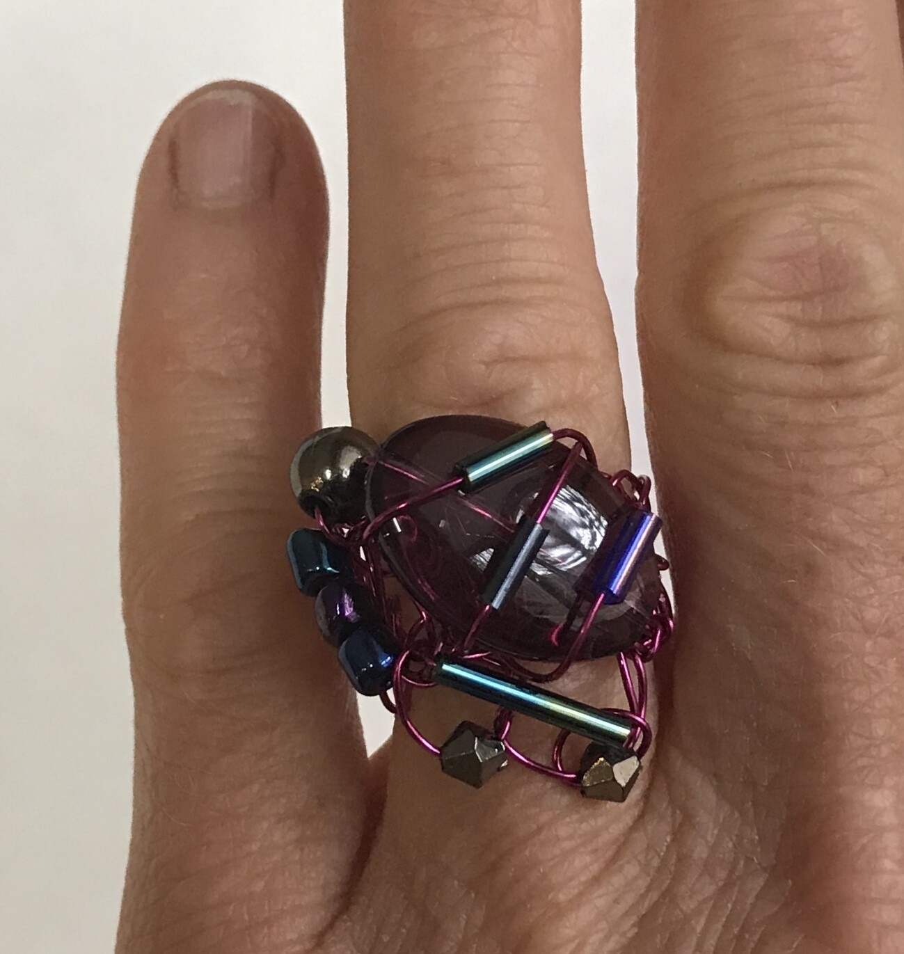 BAGUE EN VERRE VIOLET