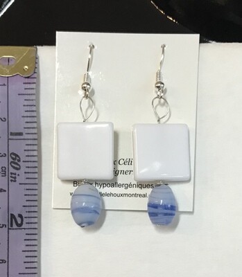 BOUCLES D’OREILLES BLANC BLEU