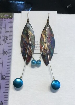 BOUCLES D’OREILLES PEINTES À  LA MAIN BLEU ART