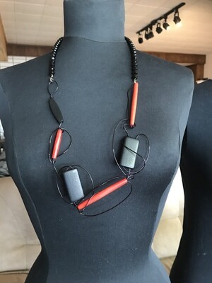 COLLIER BAGUETTES ROUGE