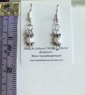BOUCLES D’OREILLES MINI PERLES CLASSIQUES