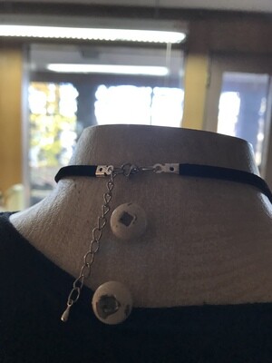 COLLIER EN FLEUR ROSE