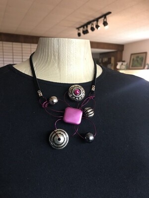COLLIER EN FLEUR ROSE