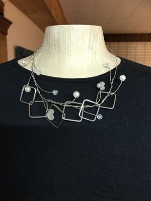 COLLIER CARRÉ GEOMETRIE BLANC