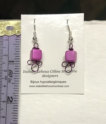 BOUCLES D’OREILLES CARRÉS ROSE