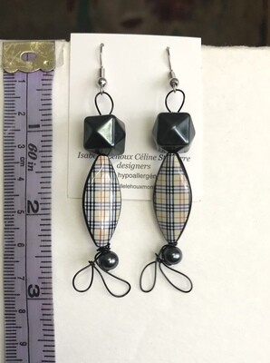 BOUCLES D’OREILLES CARREAUX HÉMATITE