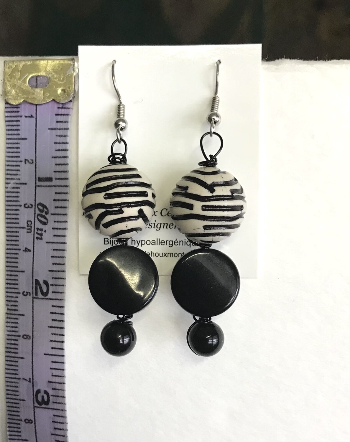 BOUCLES D’OREILLES BOULES NOIRES