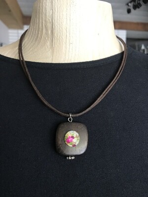 COLLIER ROSE DES BOIS