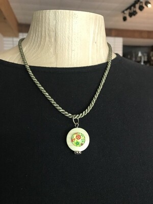 COLLIER MÉDAILLON VERT