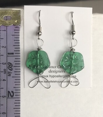 BOUCLES D’OREILLES FLEURS ÉMERAUDE