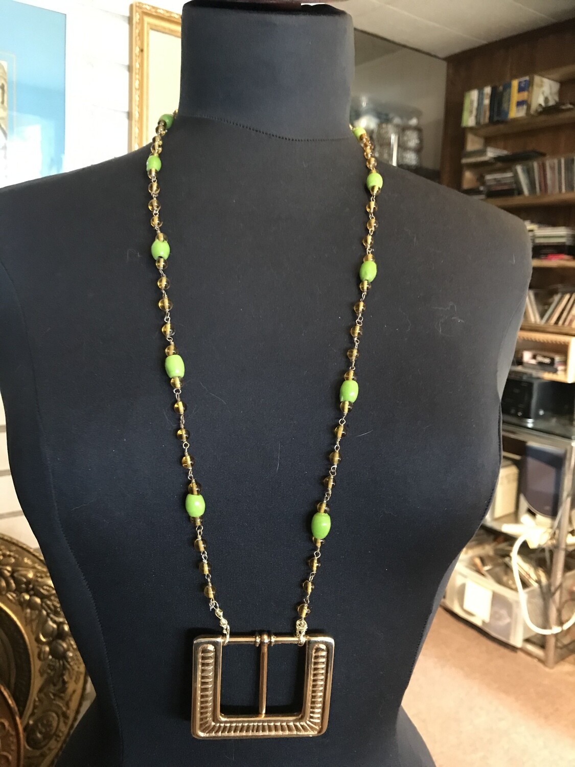 COLLIER BOUCLES D’OR