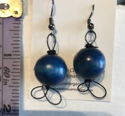 BOUCLES D’OREILLES BOIS BLEU