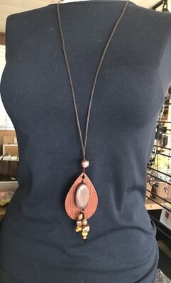 COLLIER PENDENTIF BOIS