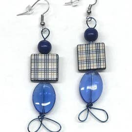 BOUCLES D’OREILLES À CARREAUX BLEU