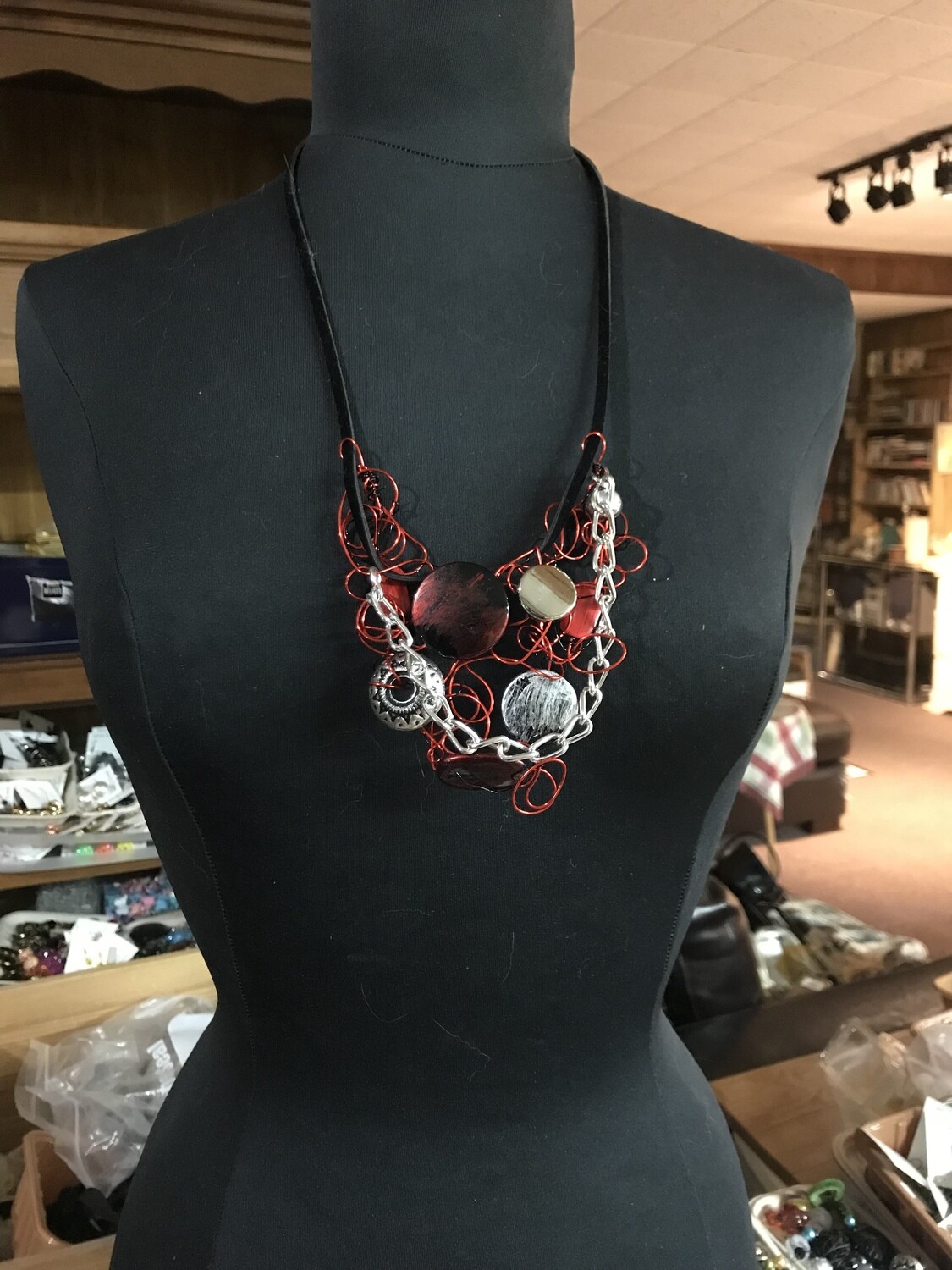 COLLIER CHAÎNE ROUGE