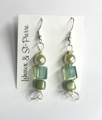 BOUCLES D’OREILLES VERT FANTAISIE