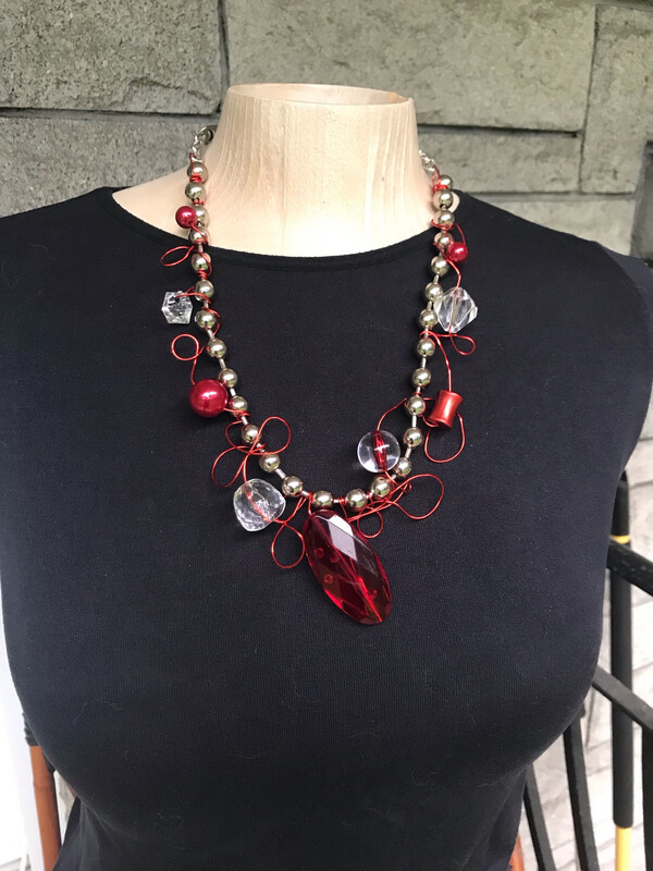COLLIER ROUGE AVENTURE