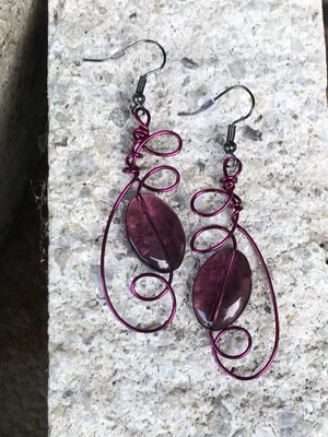 BOUCLES D’OREILLES VERRE ORNEMENTAL AUBERGINE 