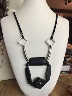 COLLIER ARCHITECTURAL NOIR