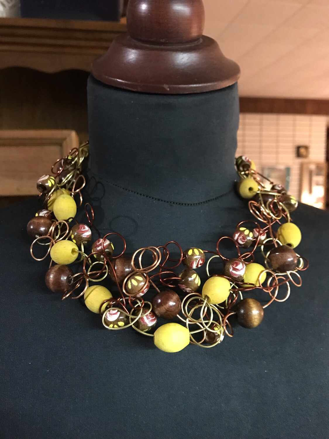 COLLIER ROYAL JAUNE BOISÉ