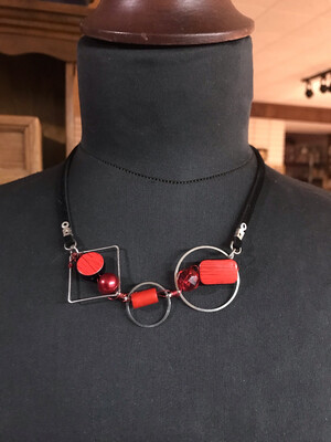 COLLIER TRILOGIE ROUGE