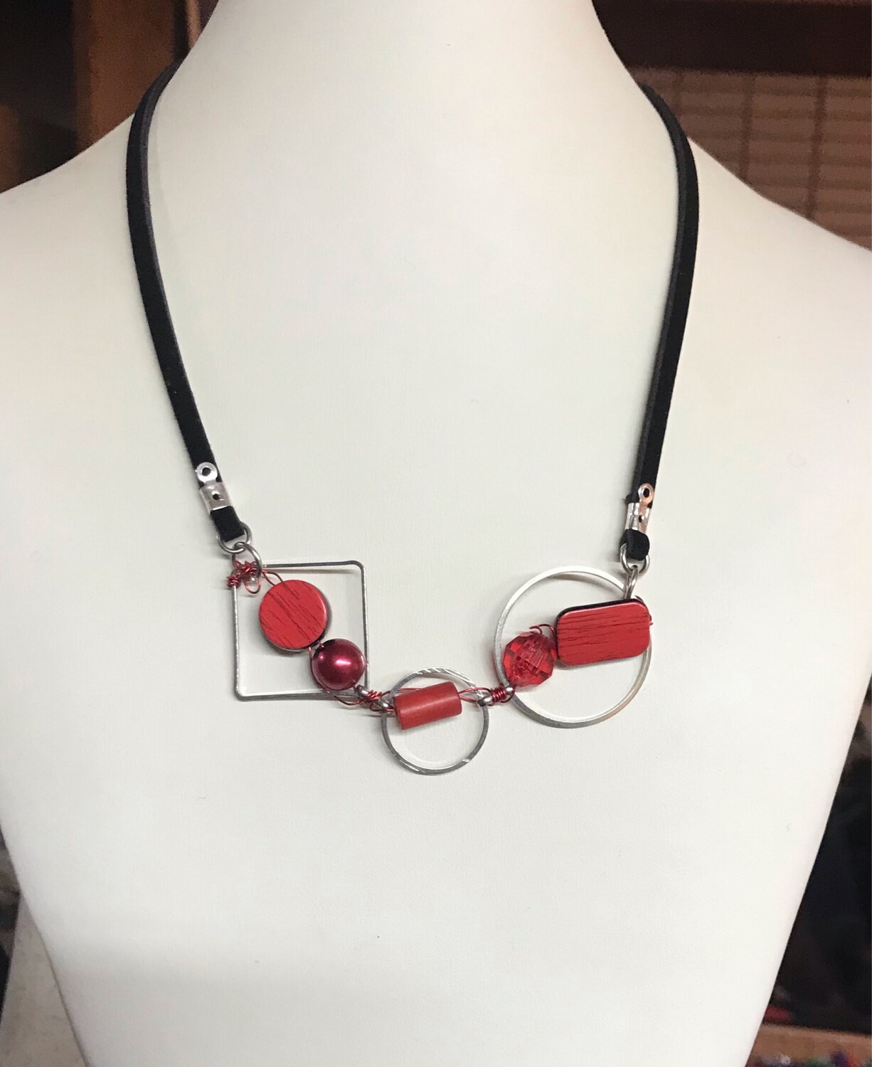 COLLIER TRILOGIE ROUGE