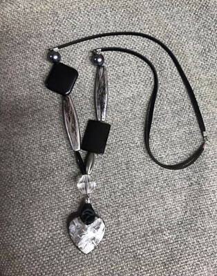 COLLIER COEUR ARTISTIQUE NOIR
