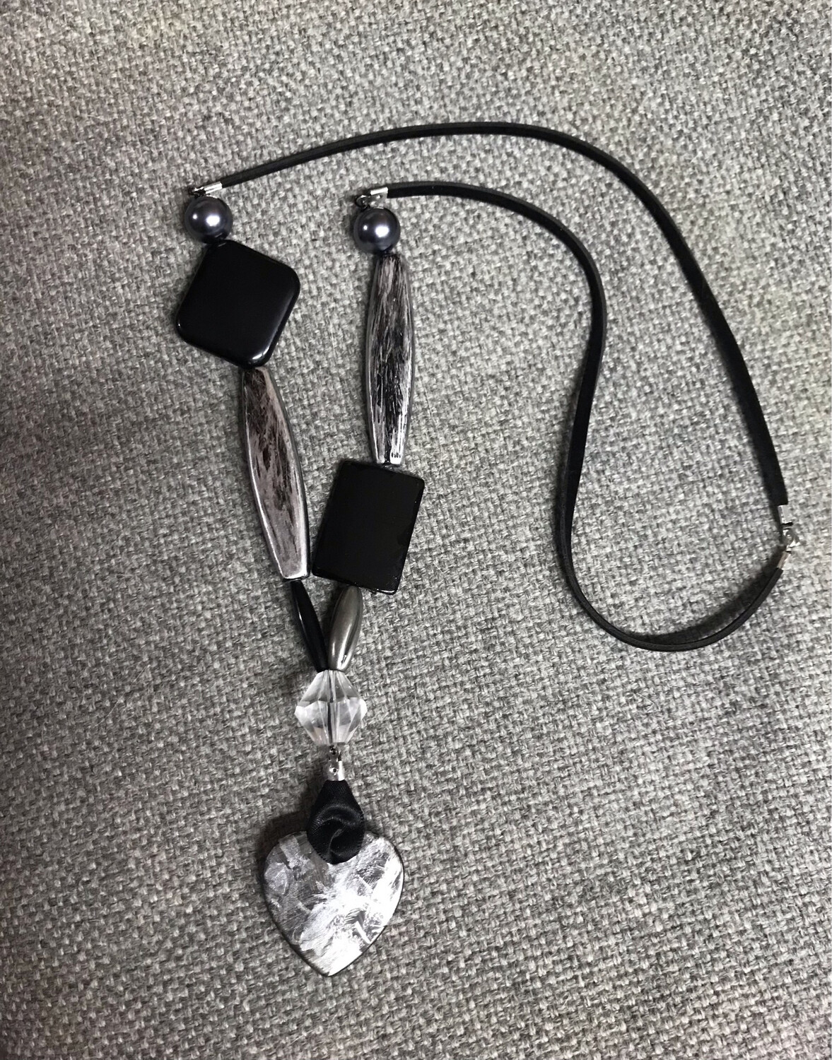 COLLIER COEUR ARTISTIQUE NOIR