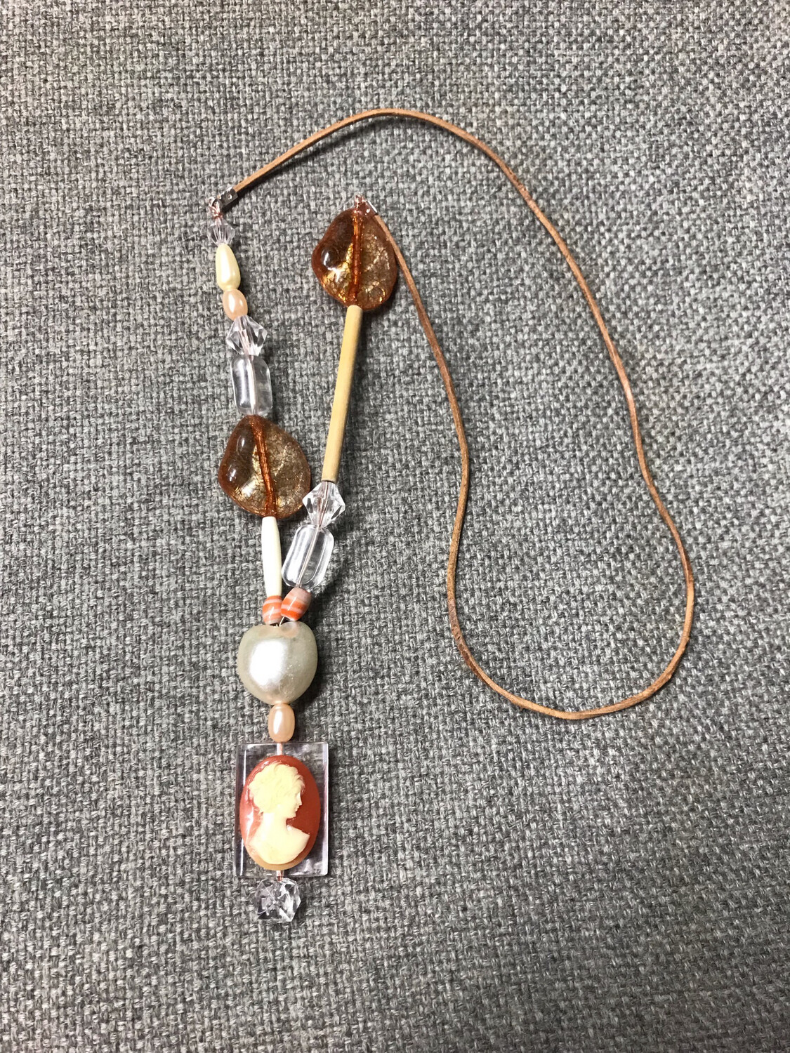 COLLIER CAMÉE ARTISTIQUE PÊCHE FUZZY