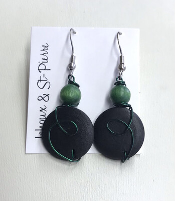 BOUCLES D’OREILLES PASTILLES BOIS NOIR ET VERT