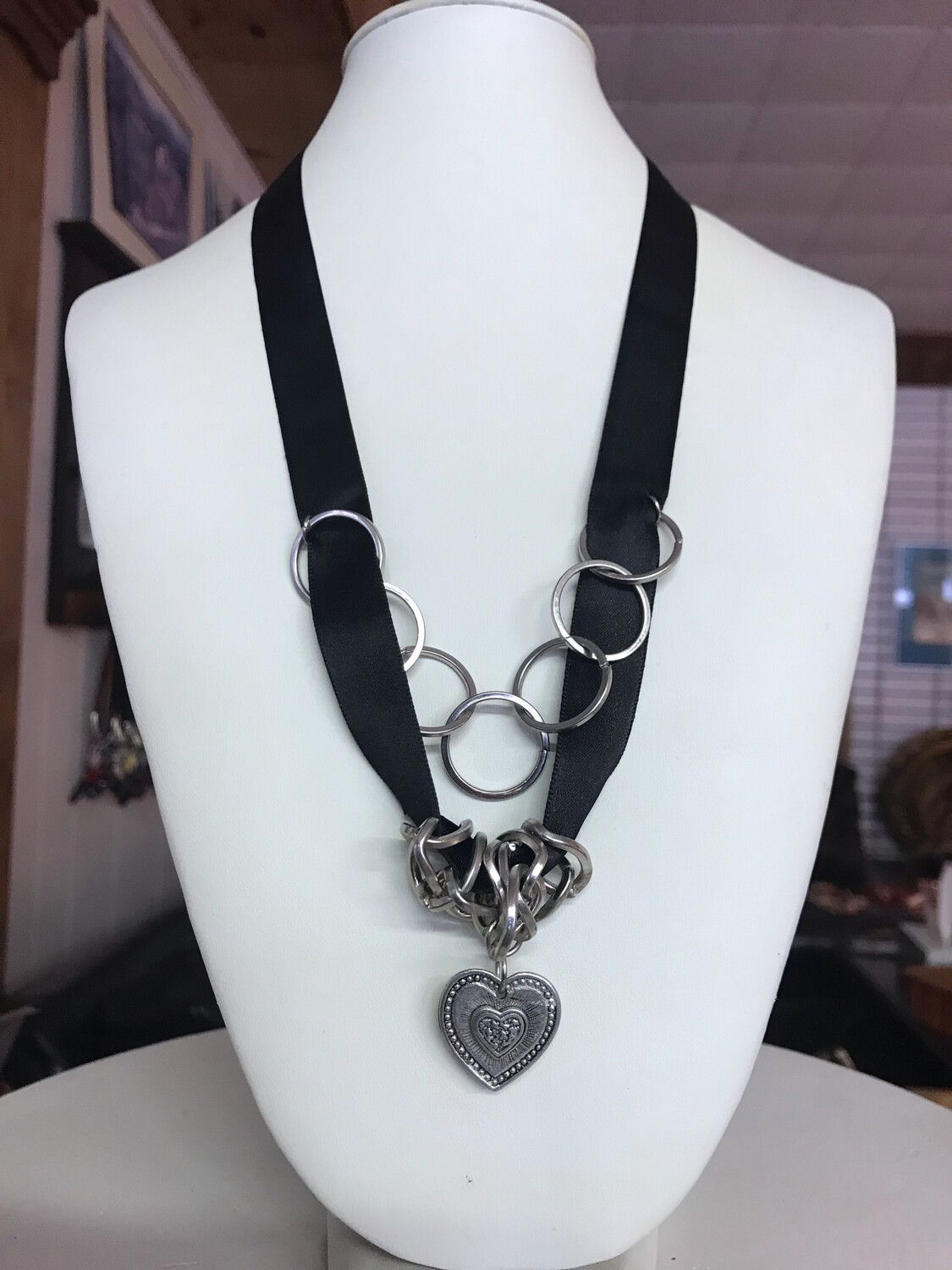 COLLIER COEUR SOYEUX NOIR