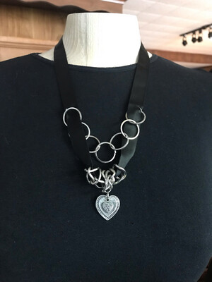 COLLIER COEUR SOYEUX NOIR