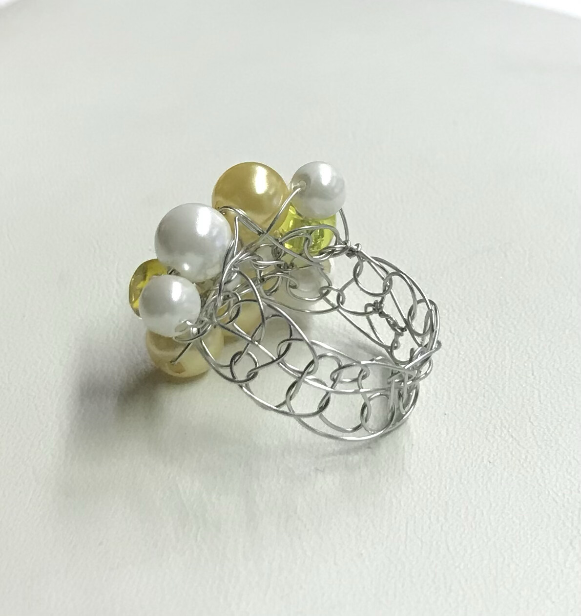 BAGUE JAUNE PERLES