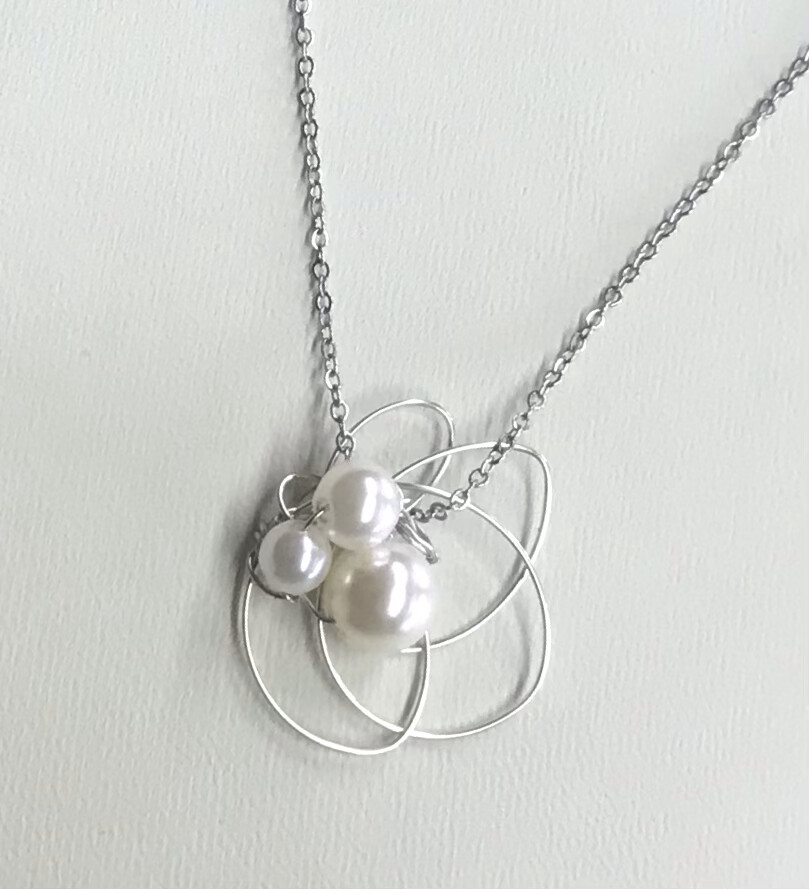 COLLIER FLEUR DE PERLES