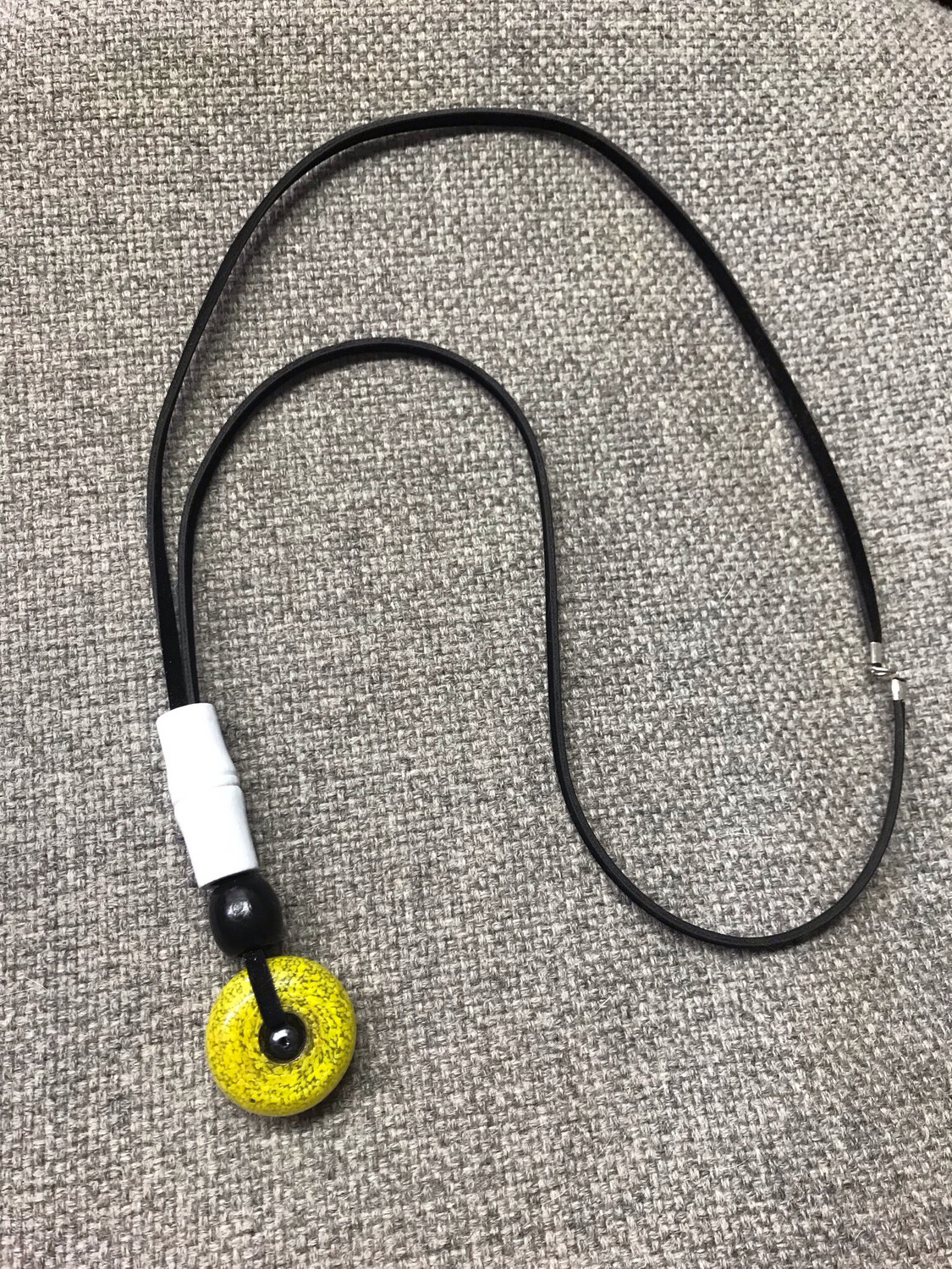 COLLIER CORDON PASTILLE DE VERRE