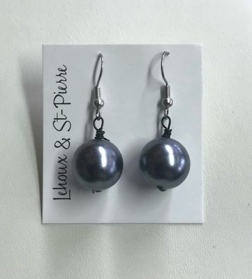 BOUCLES D’OREILLES PERLE RARE ANTHRACITE BOUCLES D’OREILLES PERLE RARE ANTHRACITE