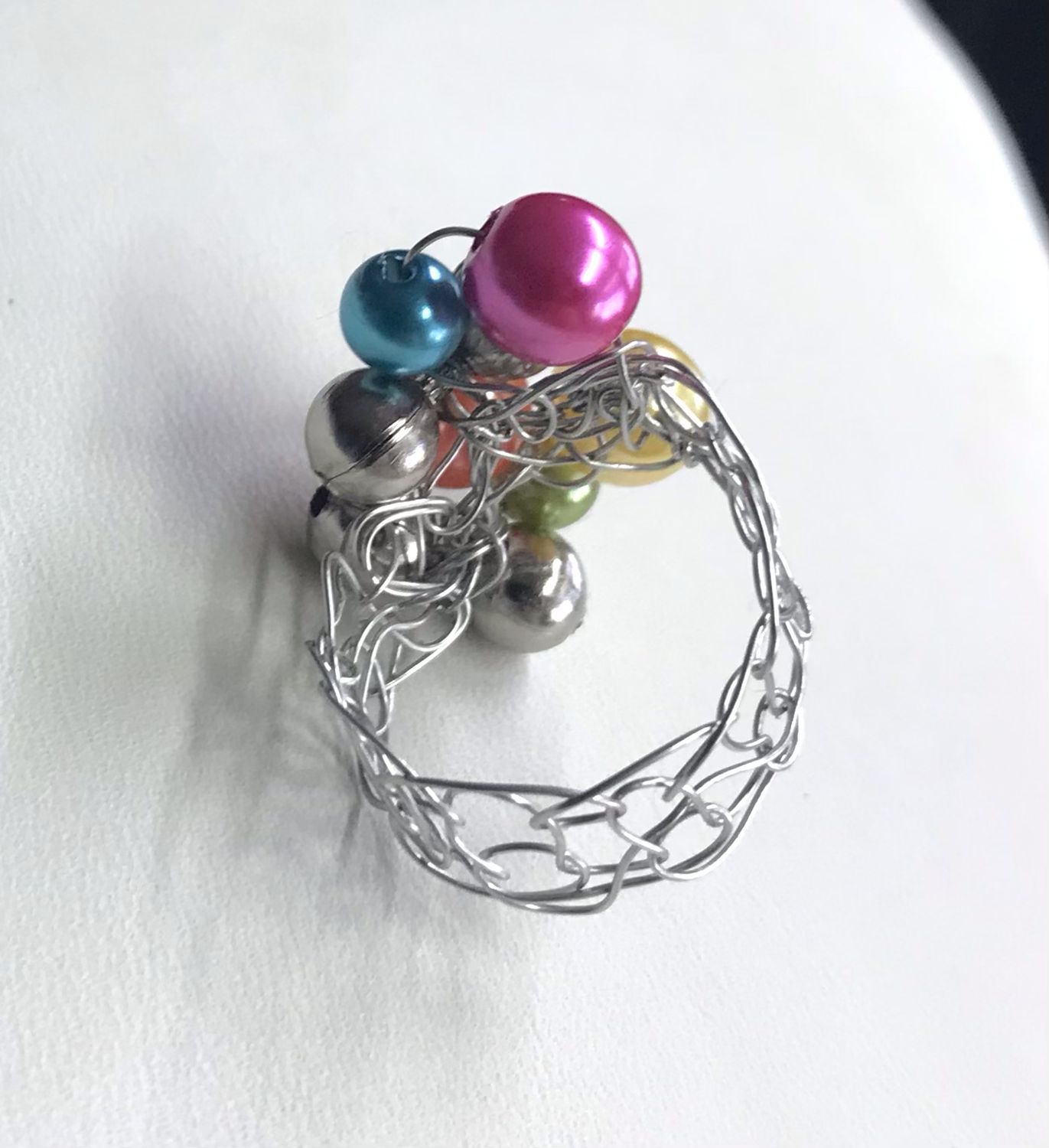 BAGUE PERLES COLORÉES 
