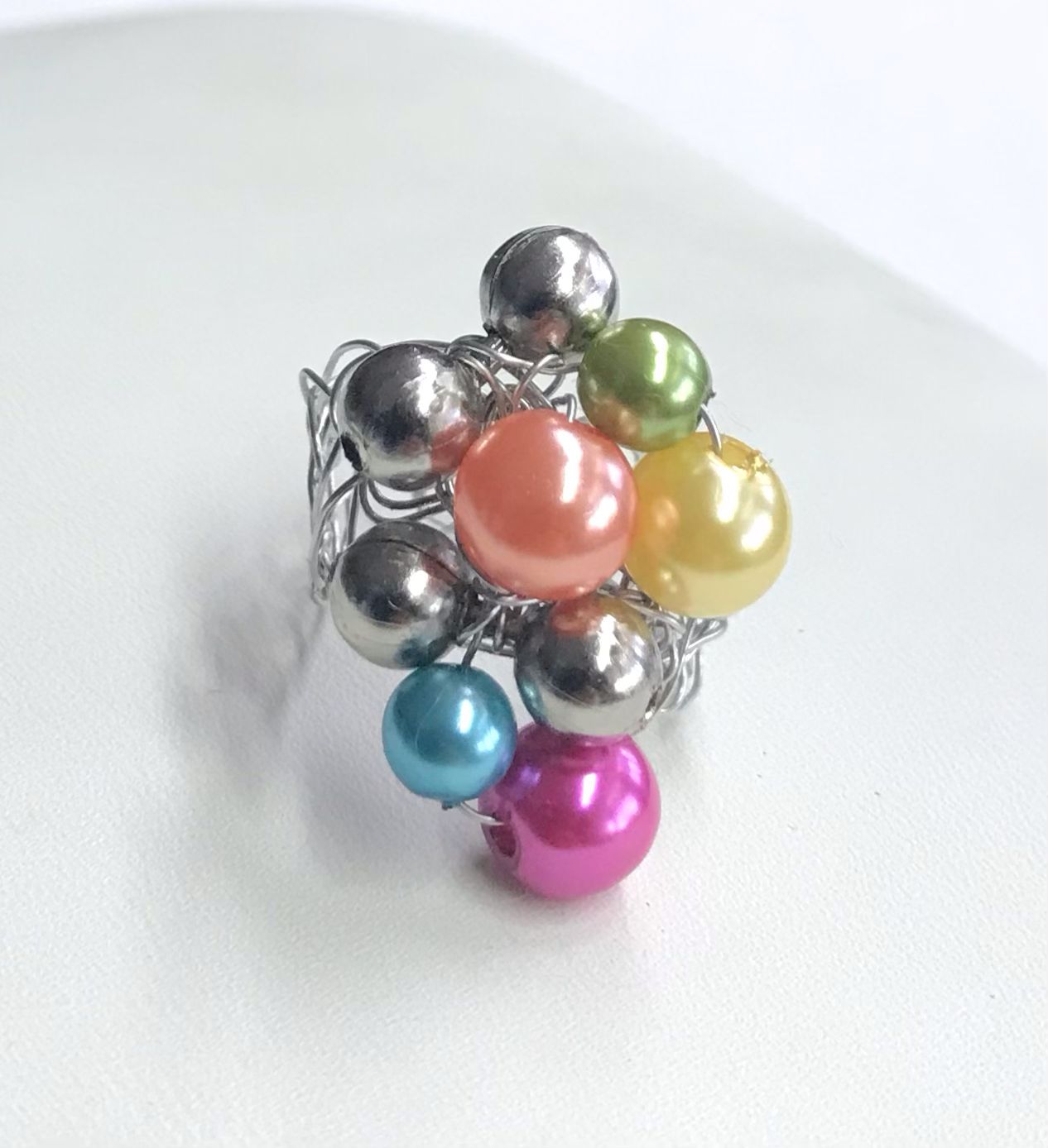 BAGUE PERLES COLORÉES 