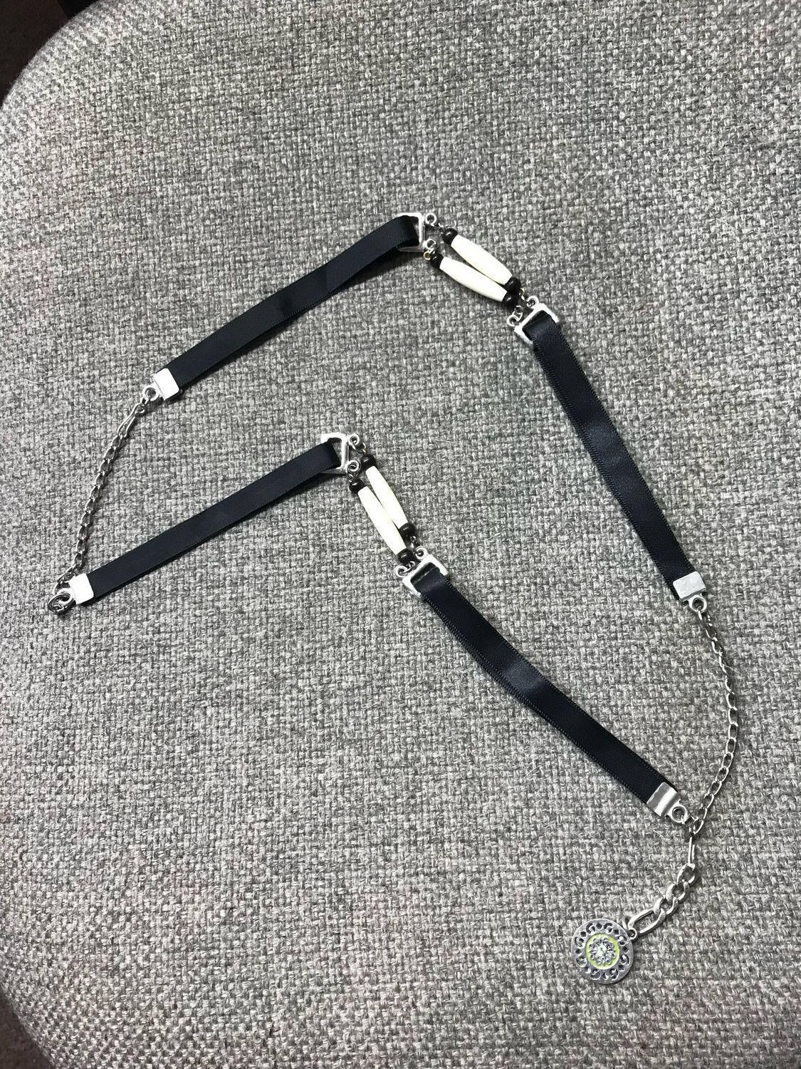 COLLIER MÉDAILLÉ