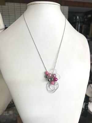 COLLIER PAPILLON ROSE