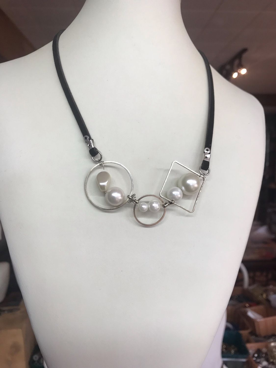 COLLIER TRILOGIE BLANC