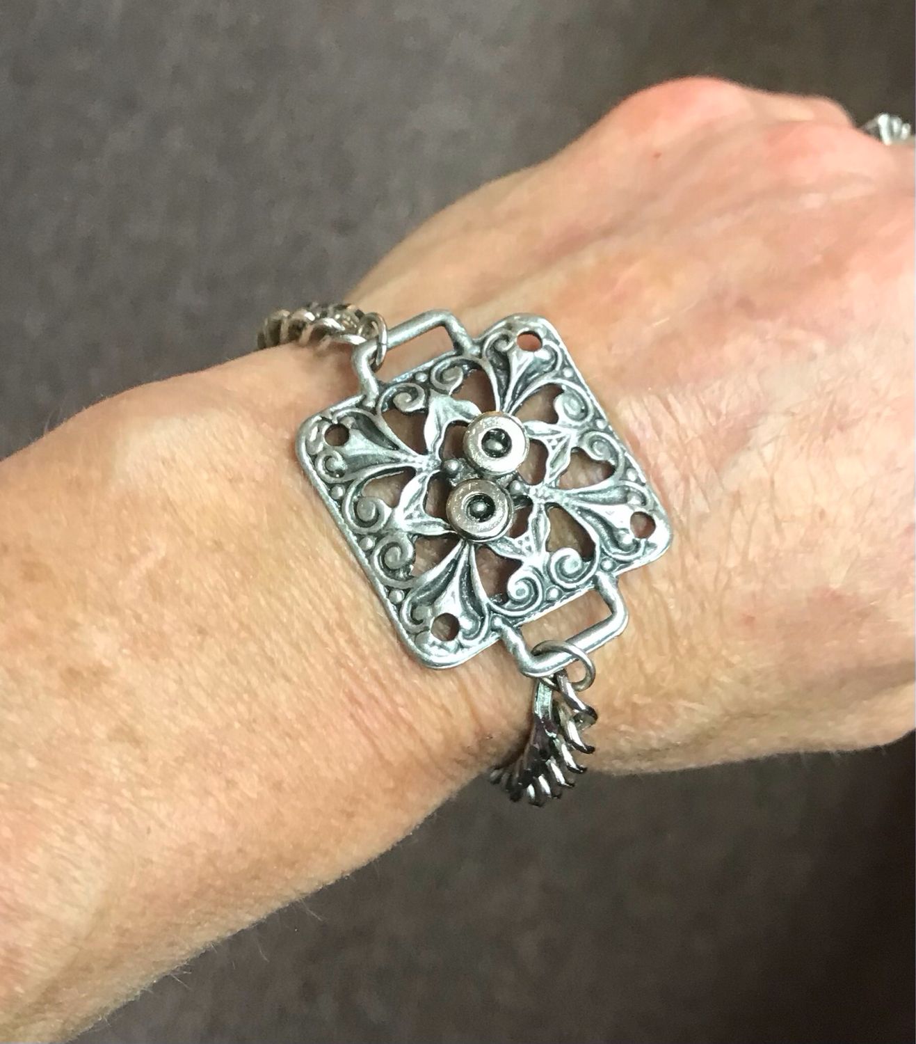 BRACELET CARRÉ MÉTALLIQUE