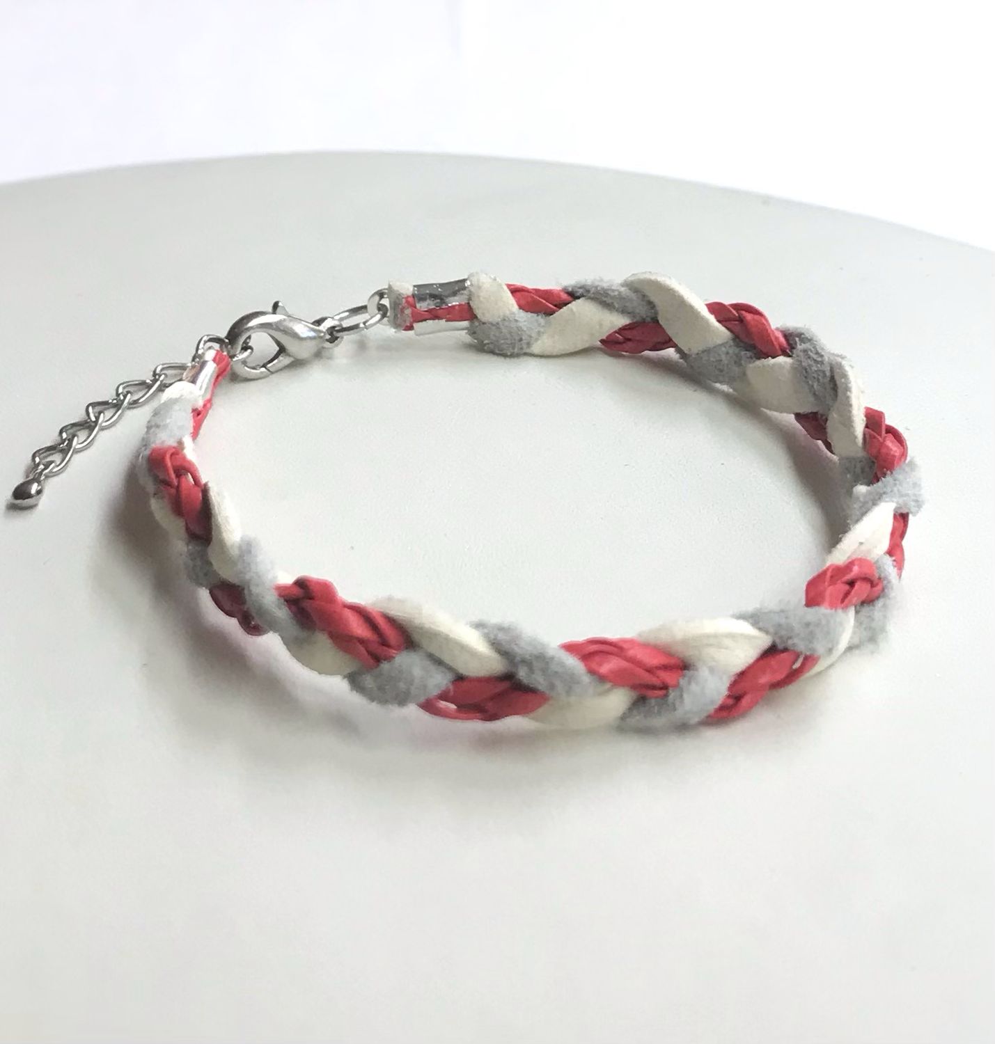 BRACELET TRESSÉ ROUGE VIF